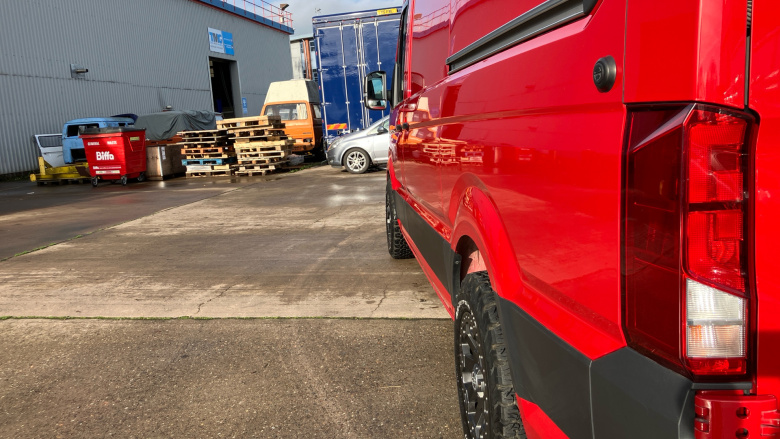 Volkswagen Crafter Cr35 Mwb Diesel 2.0 TDI 177PS Commerce Plus High Roof Van